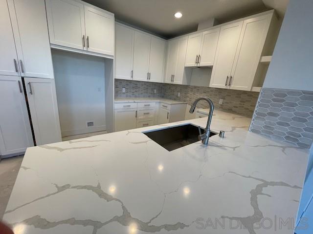 7714 Jasmine Ct - Kitchen